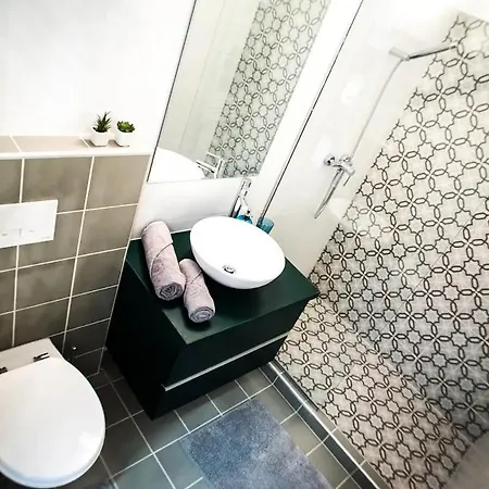 Quality Small In The Centre Apartamento *